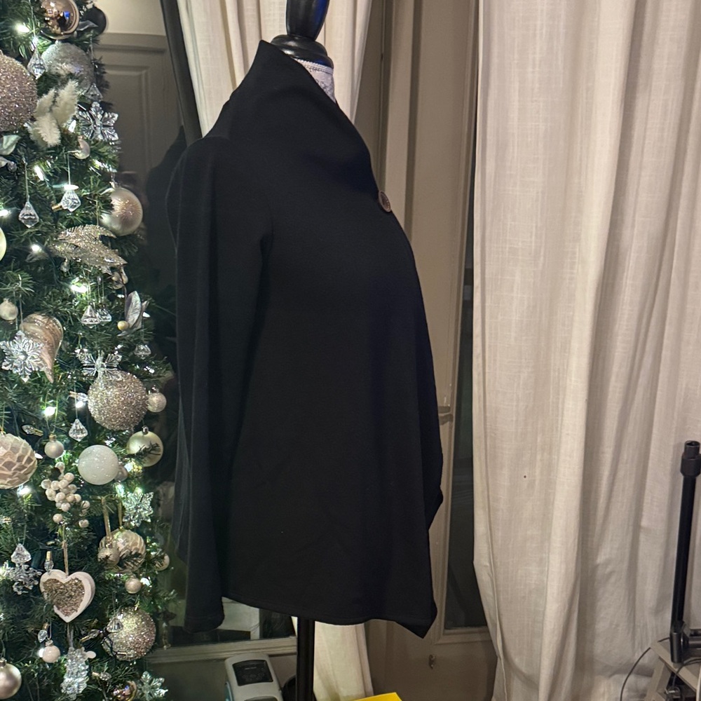 Bobeau Black Women's Poncho with Button Detail size small - Picture 3 of 9